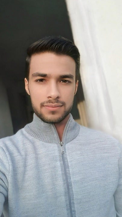 <strong>Luis M.</strong>